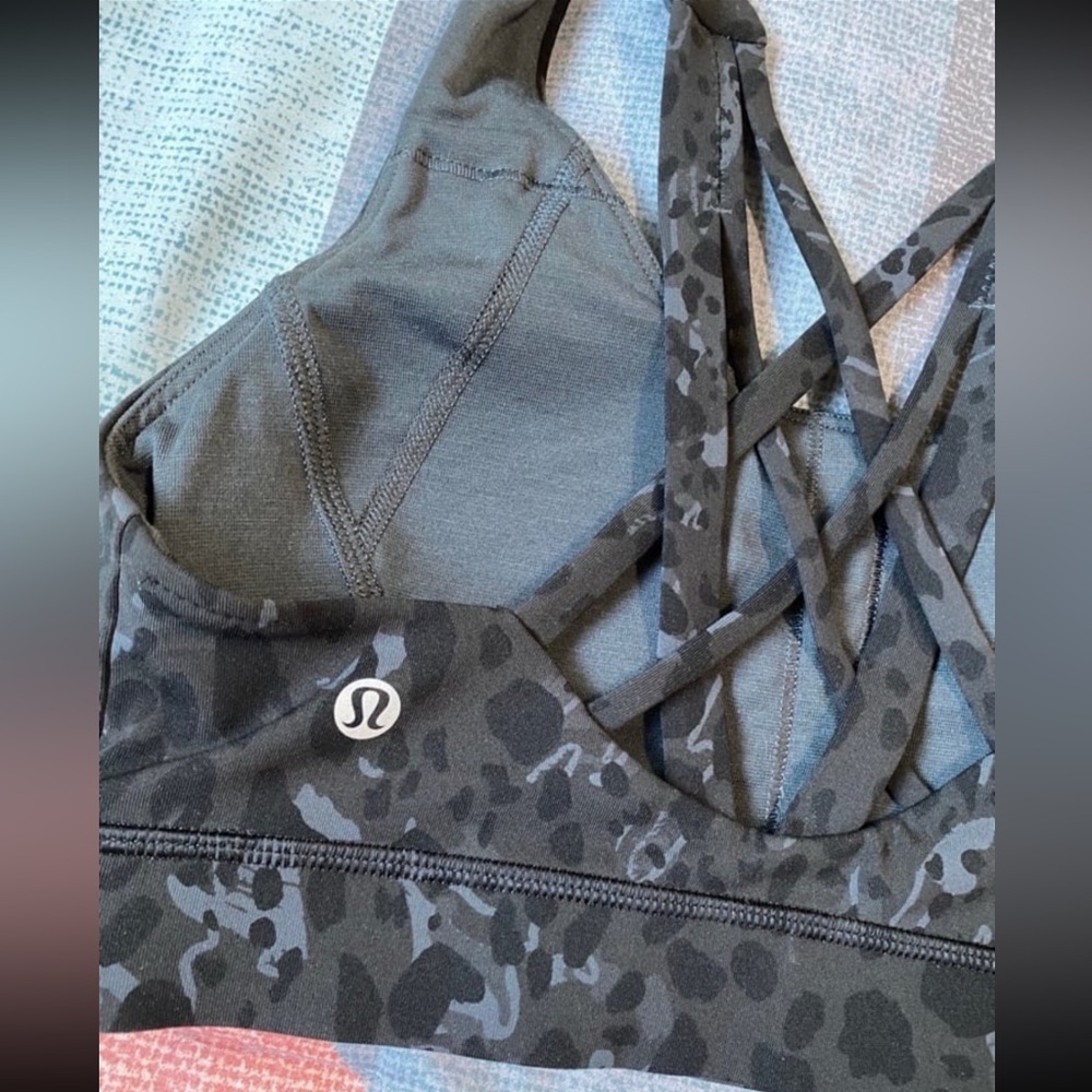 Lululemon sports bra - Picture 3 of 5